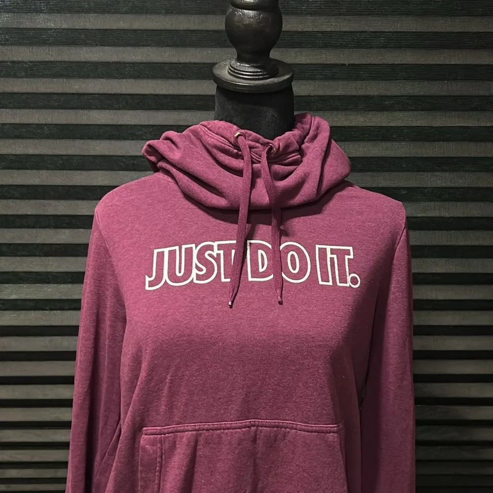 Nike Women’s Purple Funnel Neck Pullover Hoodie Size Medium - Picture 2 of 6
